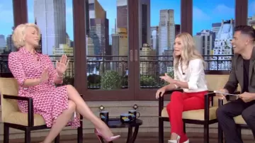 Diane Von Furstenberg Sana Wrap Dress portée par Hannah Waddingham comme vu dans LIVE with Kelly and Mark le 27 septembre 2023
