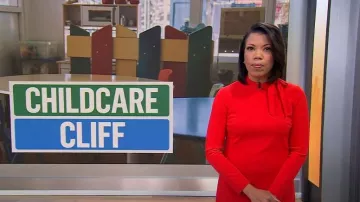 Robe à manches longues Calvin Klein avec nœud portée par Nikole Killion comme vu dans CBS Mornings le 27 septembre 2023