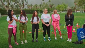 Tom Ford Leggings rosados usados por Meredith Marks como se ve en The Real Housewives of Salt Lake City (S04E04)