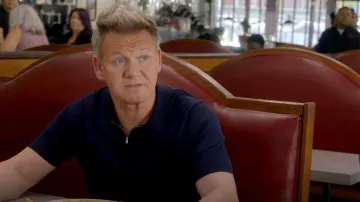 Reiss Fizz Slim Fit Tex­tured Half Zip Po­lo Shirt worn by Gordon Ramsay as seen in Kitchen Nightmares (S08E01)