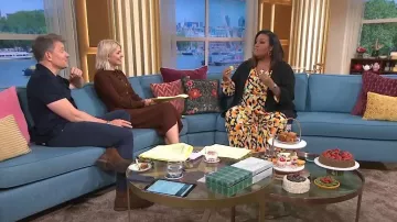 LK Bennett Susannah Brown Rib Knit Pleated Dress worn by Holly Willoughby as seen in This Morning on September 26, 2023