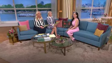 Me aand em Flo­ral-print re­cy­cled Mini Dress worn by Holly Willoughby as seen in This Morning on September 28, 2023