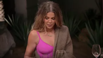 Skims Seamless SCultbrief Body porté par Khloé Kardashian vu dans The Kardashians (S04E01)