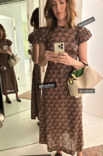 Jw Anderson Jwa Corner Bag In Canvas usado por Mandy Moore en su historia de Instagram el 19 de septiembre de 2023