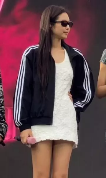 Adidas Originals Classic Track Jacket worn by Jennie Kim at Born Pink: World Tour New Jersey Encore on August 12, 2023