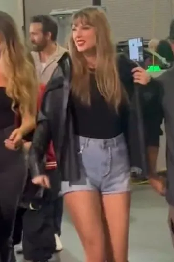 Logan Hollowell Queen Cuban Chok­er worn by Taylor Swift at Kansas City Chiefs Vs New York Jets Football Game on October 1, 2023