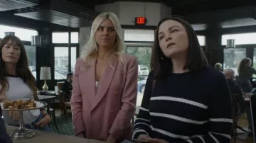 Stella mccartney Pink Tai­lored wool blaz­er worn by Amy (Eliza Coupe) in Pivoting (S01E02)