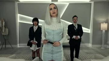 Dion Lee Corset Vestido de cuero azul claro usado por Camille L'Espanaye (Kate Siegel) en The Fall of the House of Usher (Temporada 1)