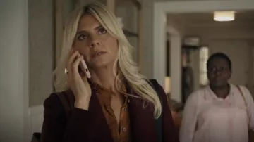 Harris Wharf London Slouchy Peacoat porté par Amy (Eliza Coupe) comme on le voit dans Pivoting (S01E03)