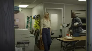 CLARE V. Simple Tote worn by Amy (Eliza Coupe) as seen in Pivoting (S01E09)