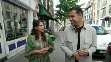 Robe Alemais Birdie portée par Ravinder Bhogal vue dans CBS Mornings le 1er octobre 2023