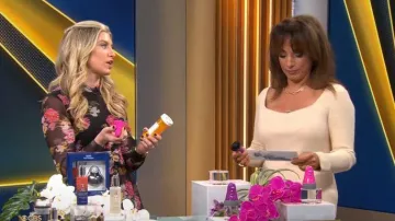 Robe Ted Baker Tiloula portée par Ashley Bellman vue dans CBS Mornings le 1er octobre 2023