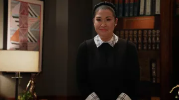 Suéter con cuello de Alice y Olivia Porla usado por Sherri Kansky (Ruthie Ann Miles) como se ve en All Rise (S03E13)
