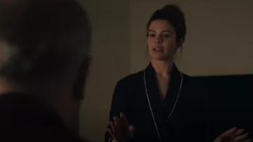 Eberjey Gisele Tuxedo Túnica de mujer usada por Chelz (Caroline Day) como se ve en Billions (S07E08)