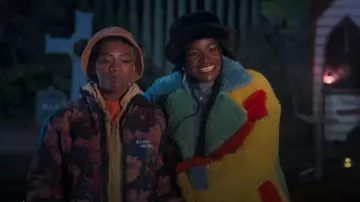 Vestido de malla estampado de mezclilla de Zara usado por Shoniqua Shandai como se ve en Make Me Scream (S01E01)