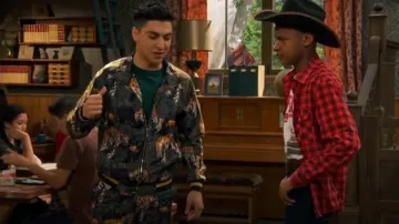 G-Style Side Stripe Zipper Jacket Drawstring Waistband Tracksuit usado por Parker Preston (Trevor Tordjman) como se ve en BUNK'D (S07E06)