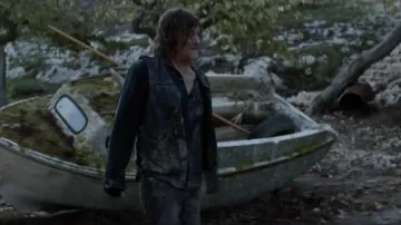 Wilsons Leather Lace-Up Leather Vest worn by Daryl Dixon (Norman Reedus) as seen in The Walking Dead: Daryl Dixon (S01E01)