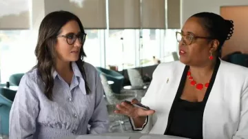 Chemise Ganni Purple Jacquard portée par Savannah Sellers comme on le voit dans Today on October 5, 2023