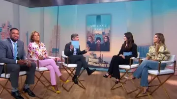 St john Micro Tweed Engineered Stripe Sheath Robe portée par Anne Hathaway vue dans Good Morning America le 4 octobre 2023