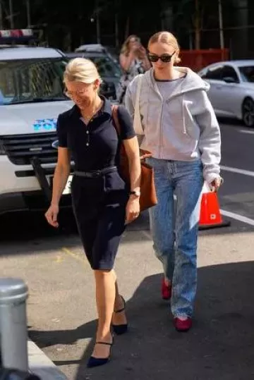 Ray Ban Classic Wayfarer Sunglasses worn by Sophia Turner in New York City on October 3, 2023