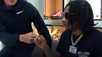 Gafas de sol Gucci Black & Web Arm Square usadas por Digga D en TLC (Video musical oficial)