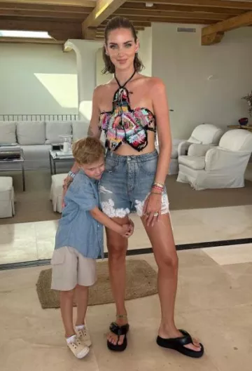 Chiara Ferragni Quilted Flatform Flip Flops portée par Chiara Ferragni sur son post Instagram le 2 août 2023