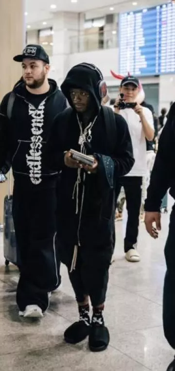 Rick Owens Black Drop Crotch Creatch Cargo Shorts usados por Lil Uzi Vert en su cuenta de Instagram @liluzivert