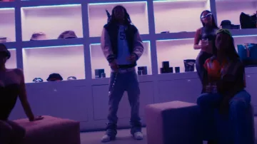 Saint Laurent Camiseta blanca vintage de YSL usada por Lil Tecca en Yves (Video oficial)
