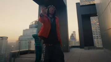 Cinturón de pistolero rojo Chrome Hearts usado por Lil Tecca en Yves (Video oficial)