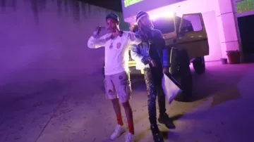 Gallery Dept. Kha­ki Ken­zie Fa­tigue Car­go Shorts worn by G Herbo in Got Da Sack with Lil Gnar [Official Music Video]