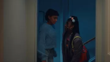 Glamorous Boxy Cropped Knit­ted Jumper worn by Mia Polanco (Sophie Wilde) as seen in Everything Now (S01E01)