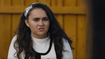 Top de ganchillo con banda lateral de Zara usado por Annabelle Peters (Mary-Charles Jones) como se ve en Naomi (S01E06)