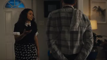 Minifalda de Asos con estampado de margaritas usada por Annabelle Peters (Mary-Charles Jones) como se ve en Naomi (T01E07)