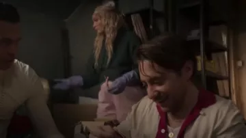 Zara La camisa estándar usada por Tommo (Ryan Sampson) como se ve en Brassic (S05E05)