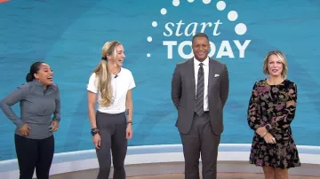 Nike Go Firm-Support High-Waisted 7/8 Leggings worn by Jes Woods as seen in Today on  October 9, 2023