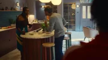 Viktoria & Woods Lev­i­tate Top worn by Viv (Vivienne Acheampong) as seen in Everything Now (S01E03)