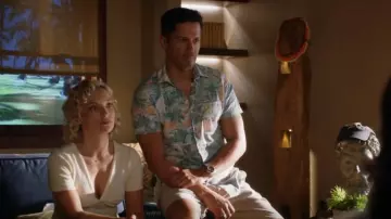 Faherty Breeze Print­ed Hemp-Blend Shirt worn by Thomas Magnum (Jay Hernandez) as seen in Magnum P.I. (S05E12)