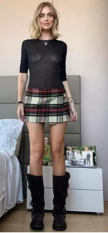 Miu Miu Leather Biker Boots porté par Chiara Ferragni sur son Instagram le 11 octobre 2023