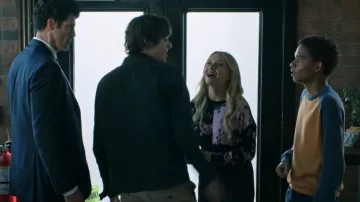 The Grave Girls Furrocious Kitty Lounge Set usado por Lexy Cross (Alyvia Alyn Lind) como se ve en Chucky (T03E02)