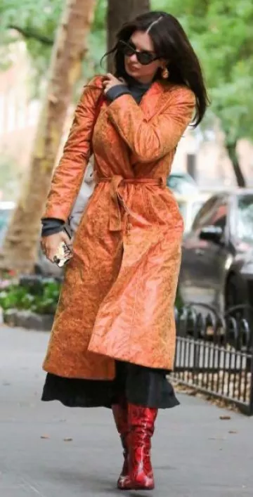 Lunettes de soleil Vogue Vo5513S portées par Emily Ratajkowski à New York le 10 octobre 2023