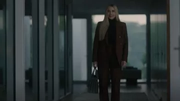 Saint Laurent Sac Du Jour usado por Madison Montgomery (Emma Roberts) como se ve en American Horror Story (T12E04)
