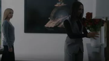 Pantalón sastre Burberry usado por Nicolette (Mj Rodriguez) como se ve en American Horror Story (T12E04)