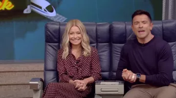 Robe Céline Low Lavalliere portée par Kelly Ripa vue en LIVE avec Kelly et Mark le 3 octobre 2023