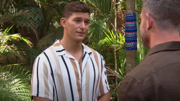 Camisa Pacsun Jony Resort usada por Tanner Courtad como se ve en Bachelor in Paradise (T09E03)
