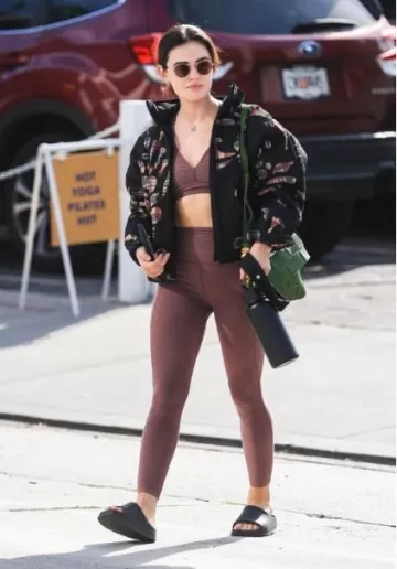 Erewhon Midnight Tumbler utilisé par Lucy Hale à West Hollywood le 13 octobre 2023