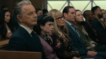 Boucles d’oreilles Chanel Diamond portées par Juno (Ruth Codd) vues dans The Fall of the House of Usher (S01E01)