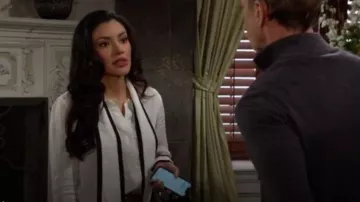 Chemisier Reiss Calli porté par Audra Charles (Zuleyka Silver) vu dans The Young and the Restless le 9 octobre 2023