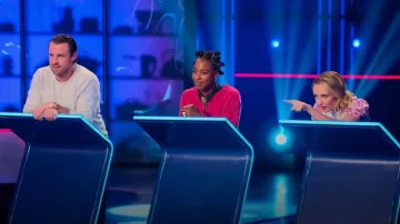 HVN Penny Dress w. Encaje usado por Chloe Fineman como se ve en Is It Cake? (S02E03)