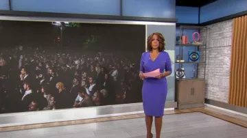 Robe à manches longues froncée Escada portée par Gayle King comme on le voit dans CBS Mornings le 11 octobre 2023