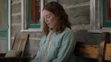 Mango Over­sized Den­im Jack­et in Sage worn by Katie Fleming Morris (Baye McPherson) as seen in Heartland (S17E03)